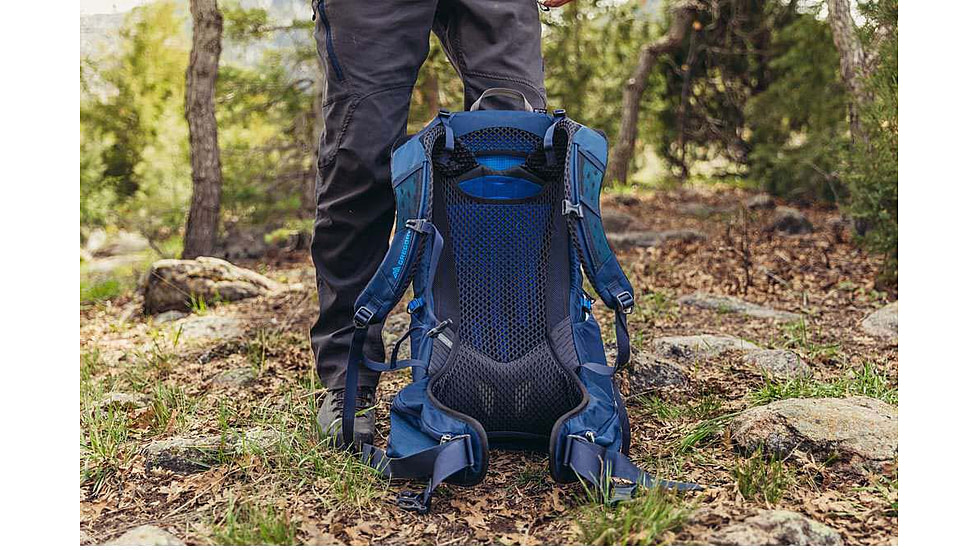 Gregory 30 Liters Zulu FreeFloat Daypack, Halo Blue, Small/Medium, 145664-0527