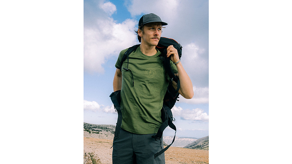 Icebreaker Merino 150 Tech Lite SS T-Shirt Hike Naturally - Mens, Sphagnum, Small, IB0A576B0BDS