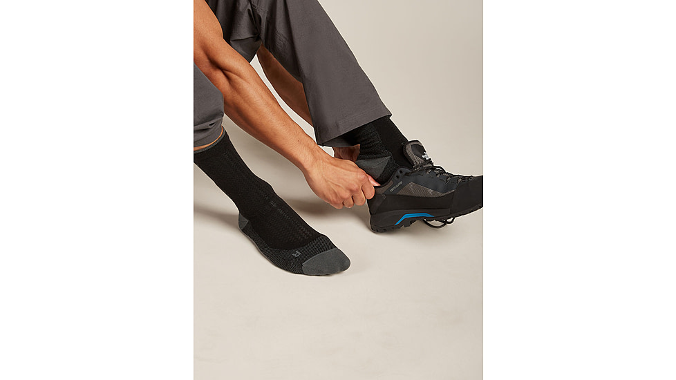 Icebreaker Merino Hike+ Ultralight Crew Socks - Men's, Black/Obsidian, Large, IB0A578Q0FBL