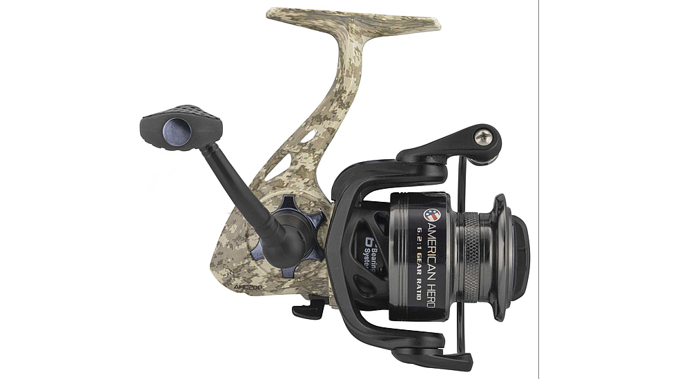 Lew’s American Hero Camo Spinning Reel, SZ 200 Reel, 5+1 Bearings, 6.2-1 Ratio, 1-PC Graphite Frame, Oiled Felt Multi-Disc Drag, Camo/Black, Clam Pack, AHC200G2C