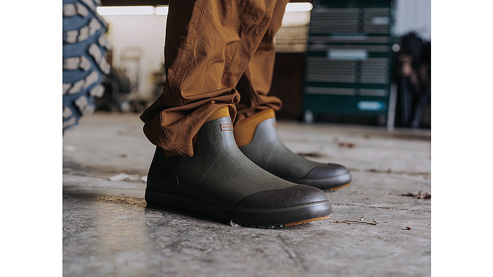 Muddy DV8 Deck Boots