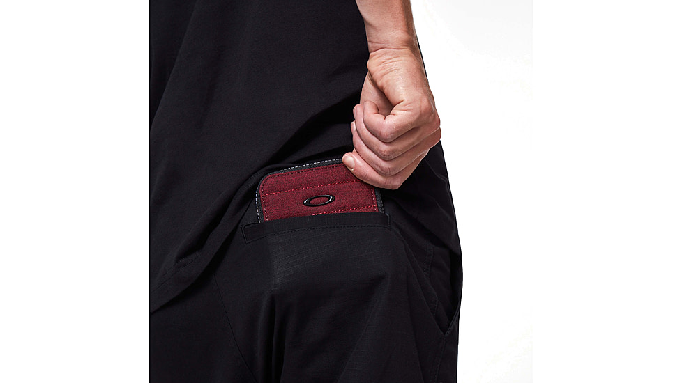 Oakley Utilitarian Cargo Short, Mens, Blackout, 31, FOA401071-02E-31