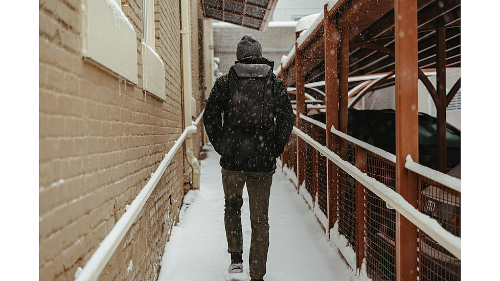 Peak Design Everyday V2 Backpack, 20 Liters, Black, BEDB-20-BK-3