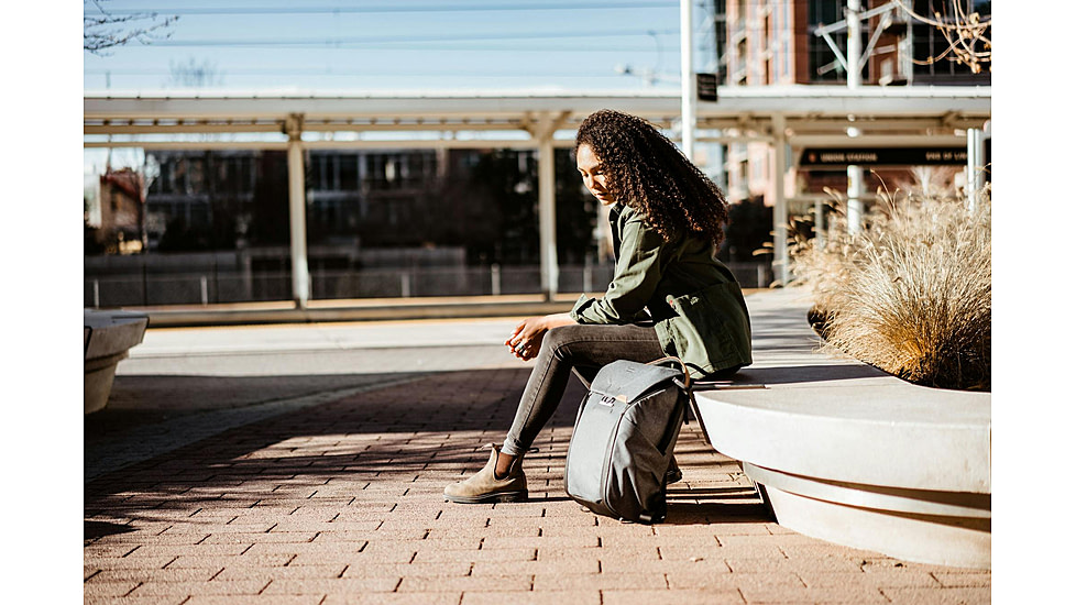 Peak Design Everyday V2 Backpack, 20 Liters, Charcoal, BEDB-20-CH-3