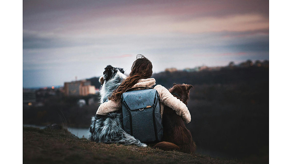 Peak Design Everyday V2 Backpack, 20 Liters, Charcoal, BEDB-20-CH-3