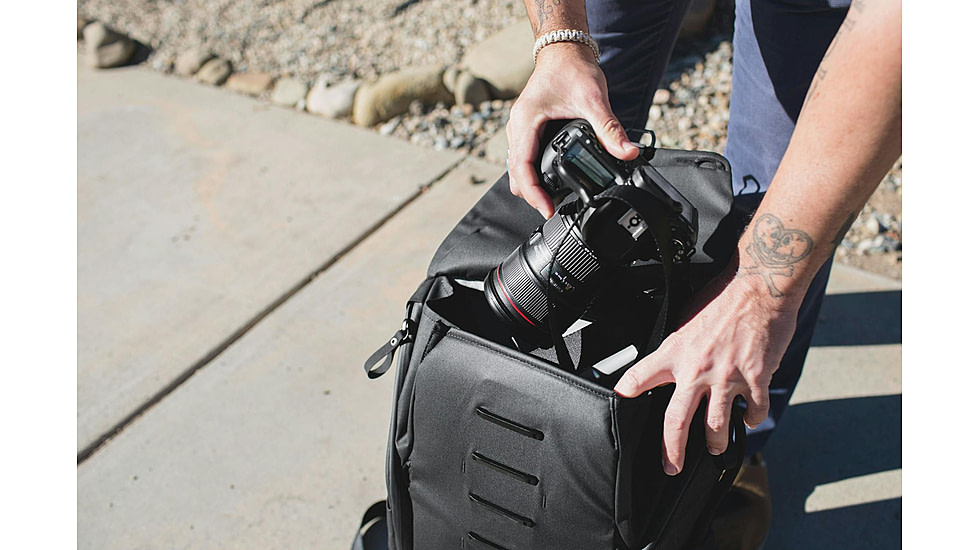 Peak Design Everyday V2 Backpack, 30 Liters, Black, BEDB-30-BK-3