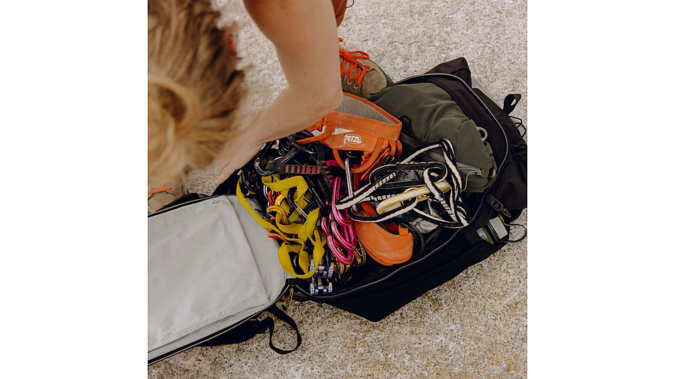 Peak Design Outdoor 25L Backpack, Black, BABP-25-BK-1