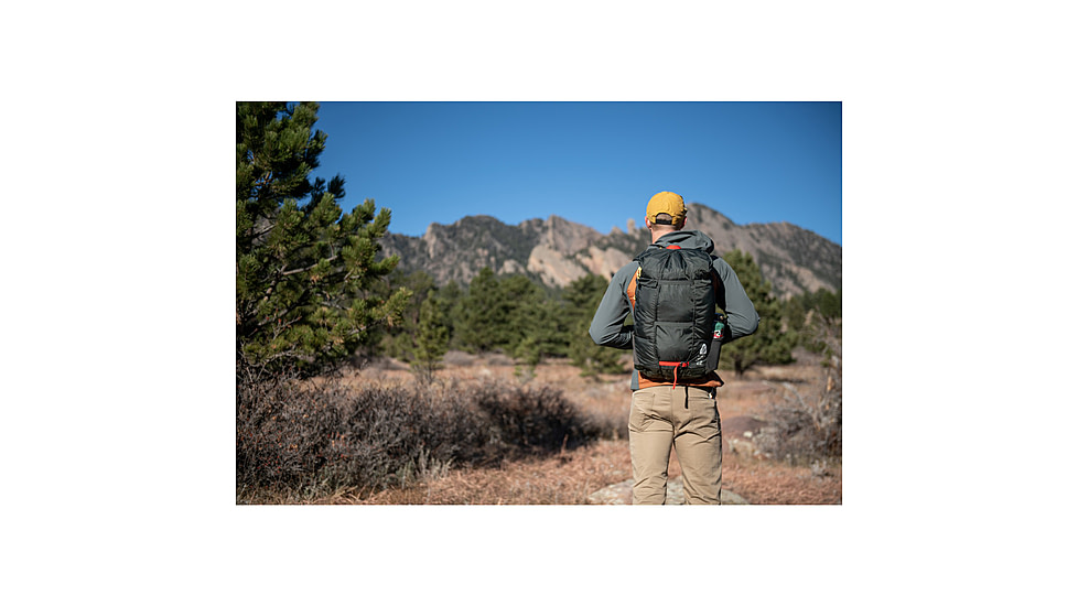 Sierra Designs Flex Hike 20-30L Backpacks, Peat/Fiery Red, 80711823PT