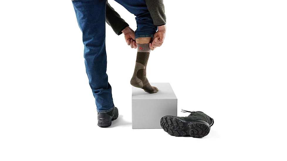 Smartwool Hunt Full Cushion Tall Crew Socks, Military Olive, Medium, SW001900D11100M000