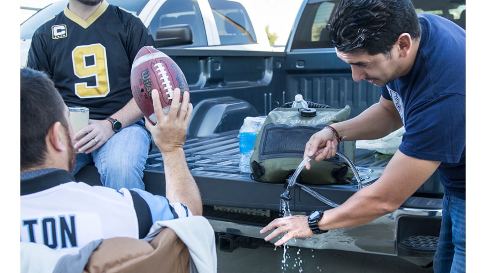 12 Survivors 5 Gallon Solar Shower TS79000