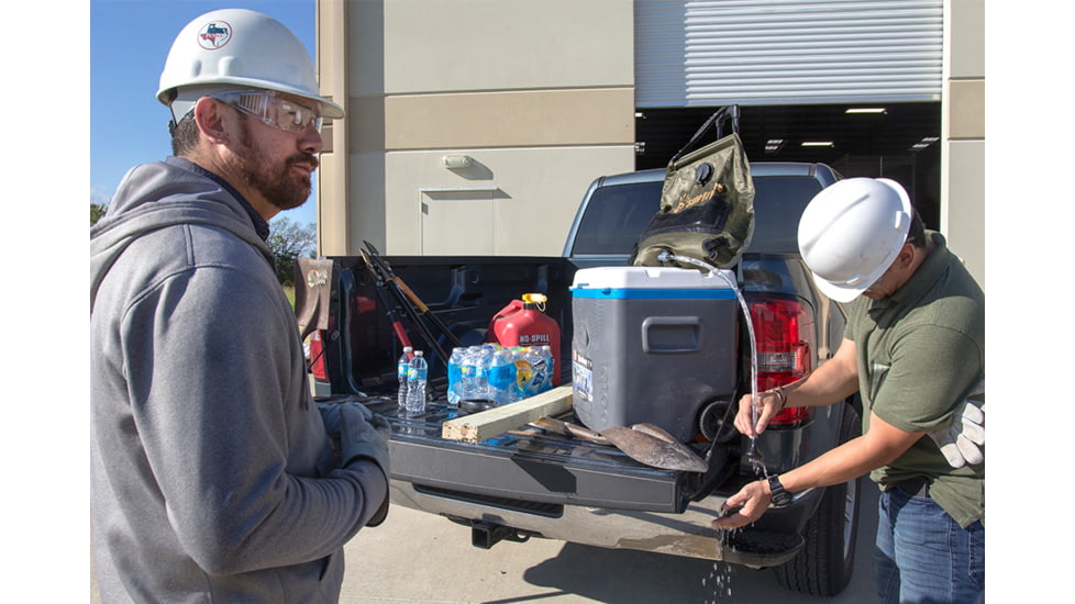 12 Survivors 5 Gallon Solar Shower TS79000