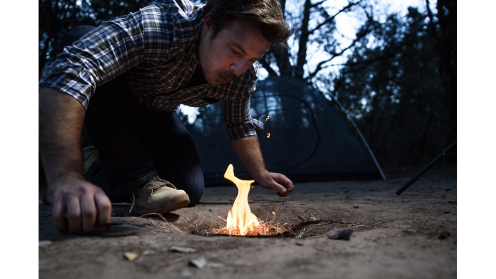 12 Survivors Knife Sharpener &amp; Fire Starter TS76001