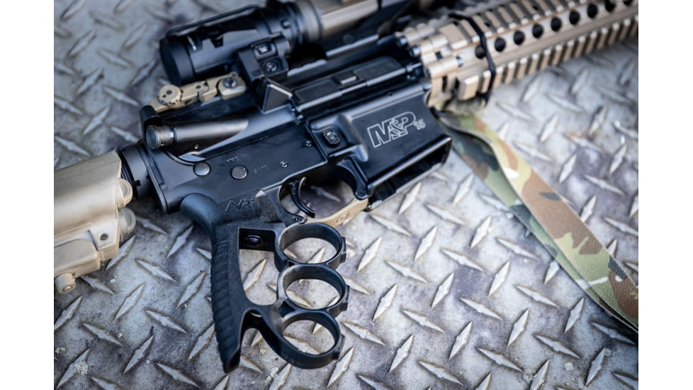 AVRi AR Pistol Grip, Black, AVRI-AR-0100