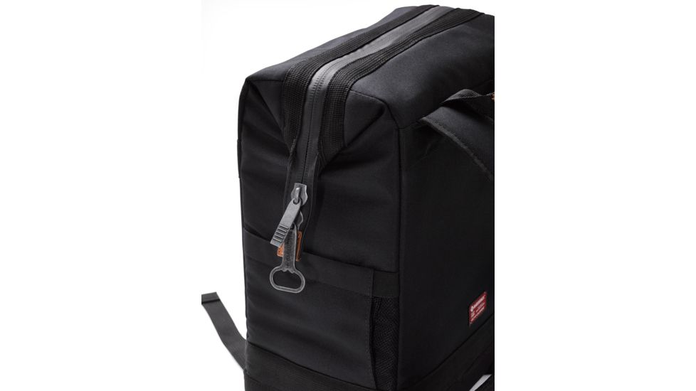 Barebones Backpack Cooler, 20 cans/ 17.5 L, Black CLR-716