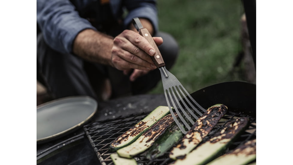 Barebones Cowboy Grill Fish Spatula, Stainless Steel, Natural Walnut, CKW-467