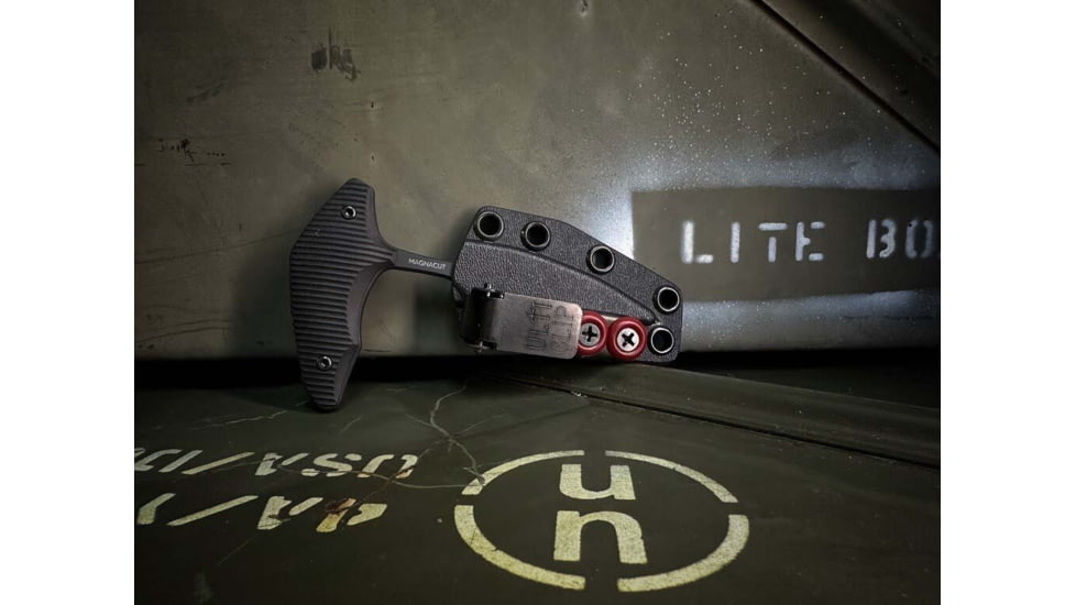 Bastinelli Creations Guilty Push Dagger DLC