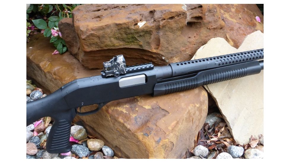 Bering Optics Rubicon Pro Waterproof Reflex Red Dot Sight W/Front Control Button, Black, BE50005