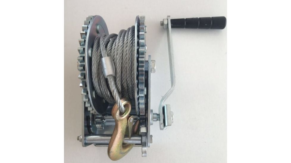 Boss Buck Winch 1,200 lb w/ Cable &amp; Hook BB-39.2