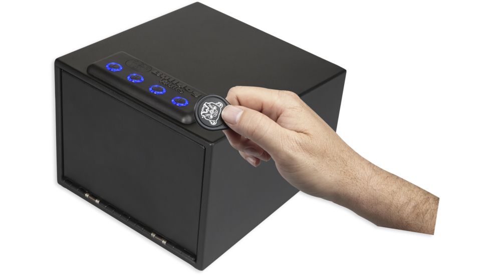 Bulldog Cases &amp; Vaults Magnum LED Quick Vault,RFID Access and Shelf,14x10x8in BD4040