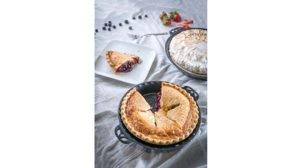 Camp Chef Cast Iron Pie Pan, 10in Diameter, Black, CIPIE10