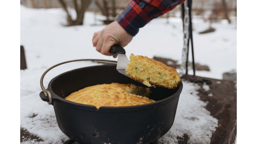 Camp Chef Classic 10in Seasoned Cast Iron Dutch Oven, Dutch Oven 4quart, 10in Diameter, Black, SDO10