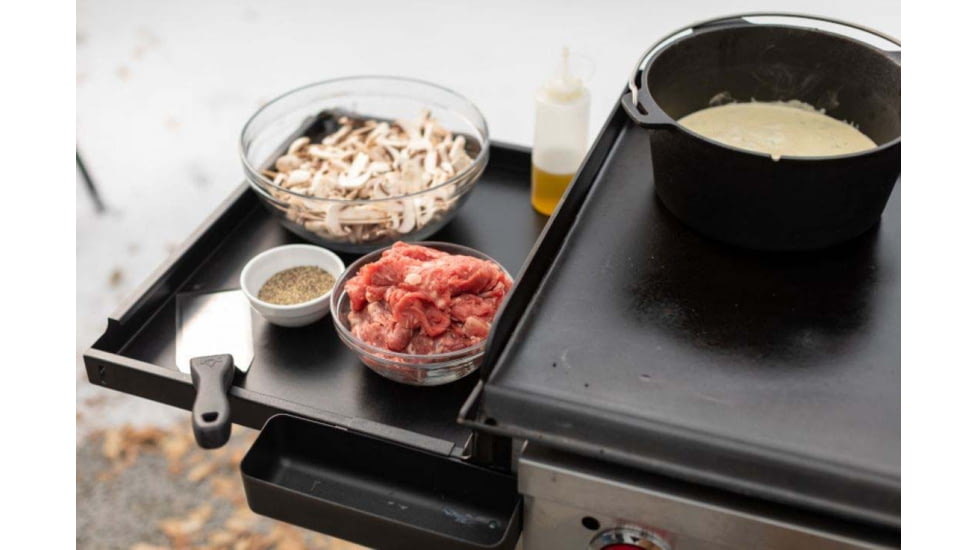 Camp Chef Deluxe Seasoned Cast Iron Dutch Oven, 0.75quart Dutch Oven, Black, DO5