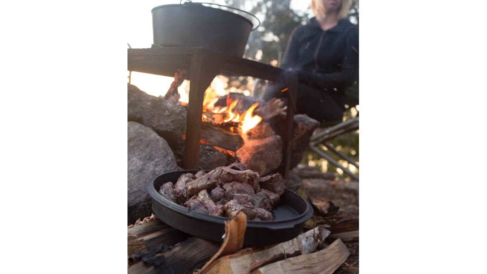 Camp Chef Deluxe Seasoned Cast Iron Dutch Oven, 9.33quart Dutch Oven, Black, DO12