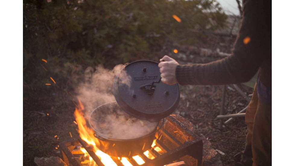 Camp Chef Deluxe Seasoned Cast Iron Dutch Oven, 9.33quart Dutch Oven, Black, DO12