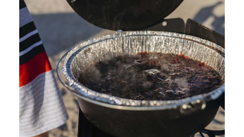 Camp Chef Deluxe Seasoned Cast Iron Dutch Oven, 9.33quart Dutch Oven, Black, DO12