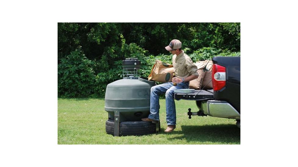 Capsule 800 Lb Feeder, Green, Holds 800lbs of feed, CAP-800