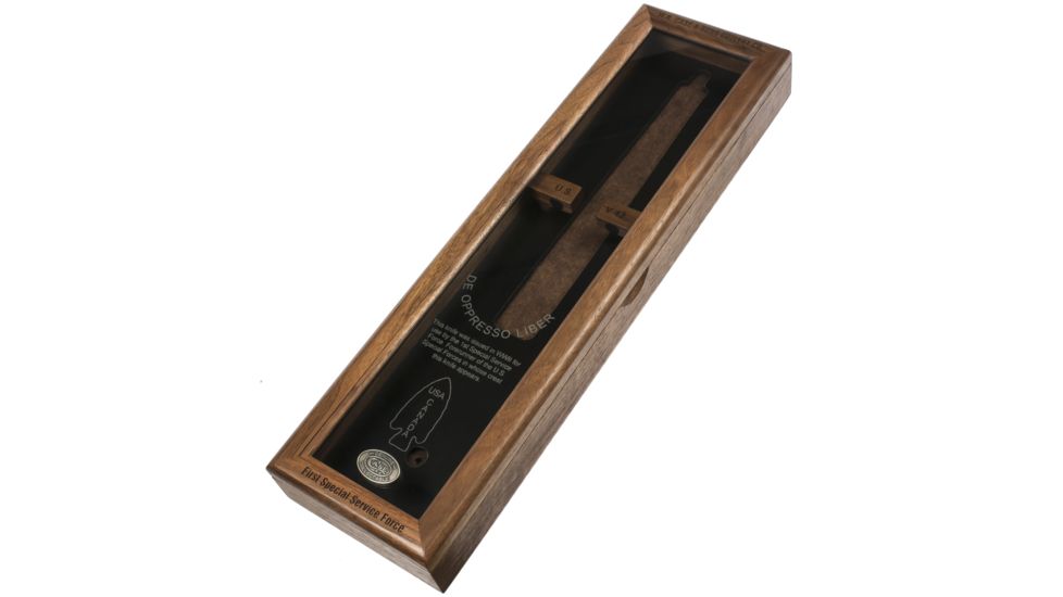 Case V42 Fighting Stiletto Knife Presentation Box 21943