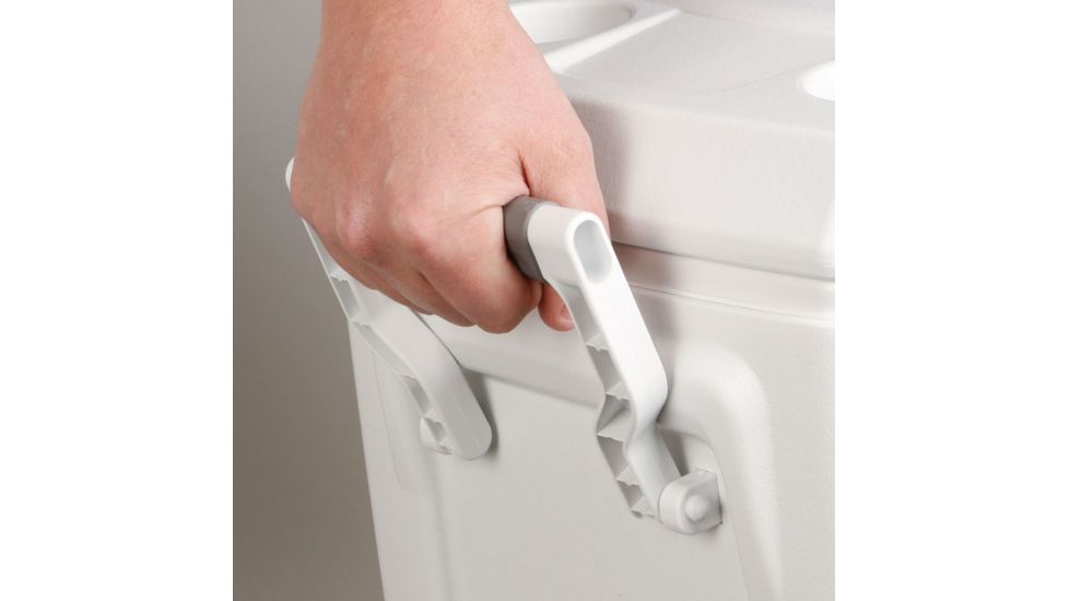 Coleman 120 Quart Xtreme 5 Marine Cooler, OMLD 5887, White, Holds 204 Cans 3000002458