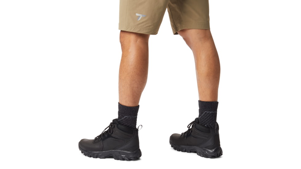 Columbia Newton Ridge Plus II Waterproof Hiking Boot - Mens, Black/Black, 9, 1594731-014-9