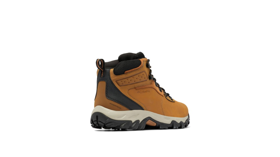 Columbia Newton Ridge Plus II Waterproof Hiking Boot - Mens, Elk/Black, 8US, 1594731289Elk, Black8