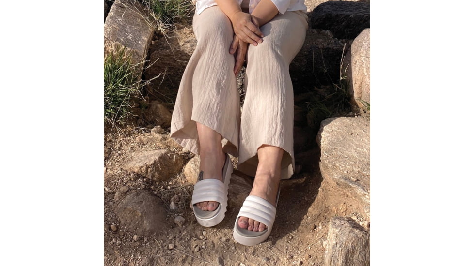 Cougar Pool Party Molded EVA Water-Friendly Slide - Womens, Vanilla/Dove, 8, POOL PARTY-Vanilla-Dove-8