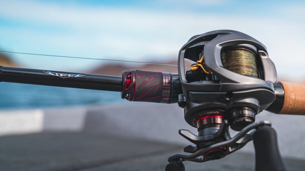 Daiwa Steez AGS Bass Spinning Rod, 6ft 9in, Medium, Fast, 1 Pieces, STAGS761MMLFS