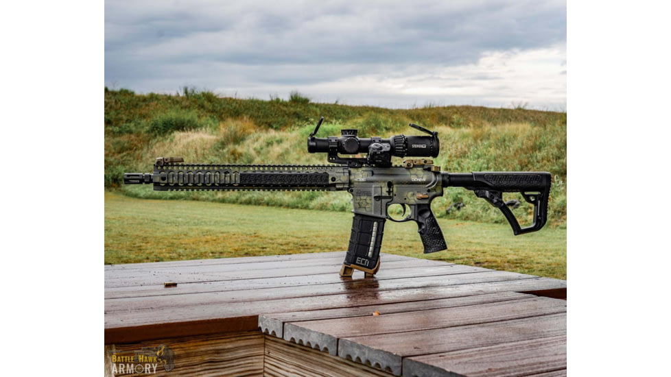 Daniel Defense M4 Carbine V9 Semi-Auto Rifle, 223 Rem/5.56 NATO, 16in Barrel