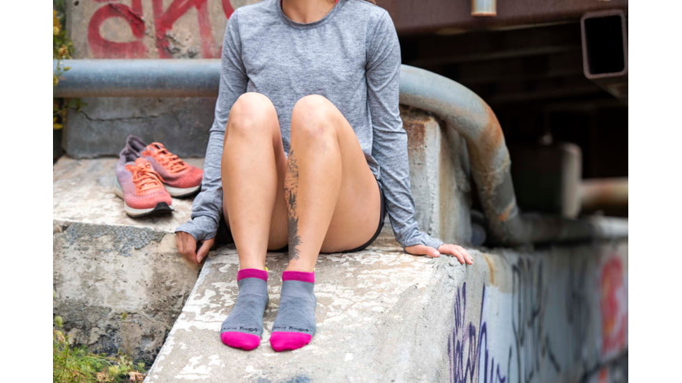 Darn Tough Run No Show Tab Ultra-Lightweight Running Sock - Womens, Gray, Medium, 1043-GRAY-M-DARN