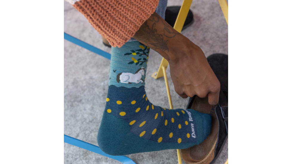 Darn Tough Wild Life Crew Lightweight With Cushion Shoes - Womens, Dark Teal, Small, 6105-DARK-TEAL-S-DARN