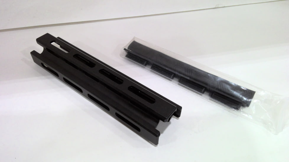 USED ERGO Grip Mossberg 500/590 M-LOK Rail Forend, Black, 4872, EDEMO1, Used, Condition Like New, Inspect and Rebox
