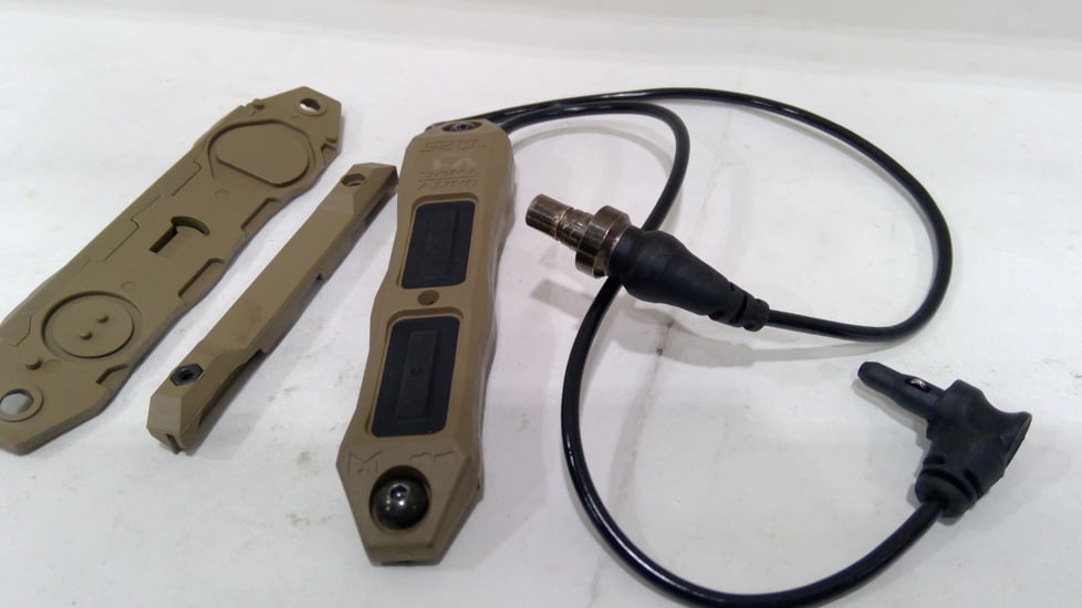 EDEMO Unity Tactical Tactical Augmented Pressure Switch SYNC, Surefire / Laser, 9in, Variant 1, FDE, TAPE-SI9F, EDEMO1