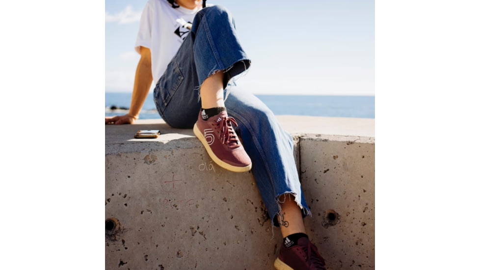 Five Ten Sleuth DLX Canvas Shoes - Womens, Quiet Crimson/Ftwr White/Sandy Beige, 7, GZ9867-7