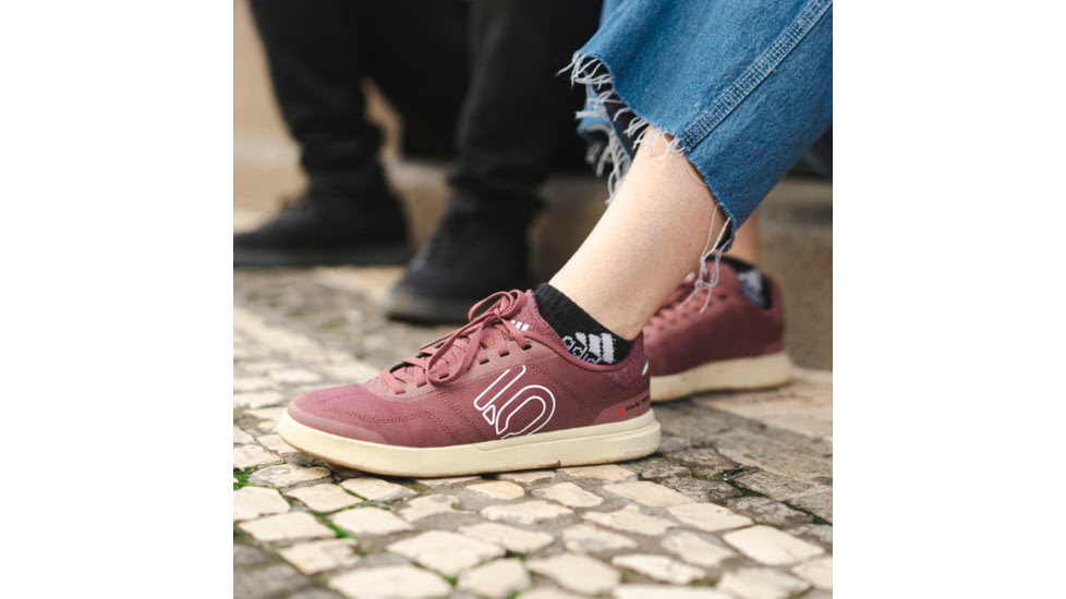 Five Ten Sleuth DLX Canvas Shoes - Womens, Quiet Crimson/Ftwr White/Sandy Beige, 7, GZ9867-7