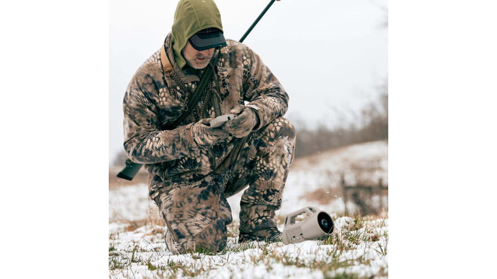 Foxpro PROWLER Prowler Digital Call Attracts Predators Features TX433 Transmitt