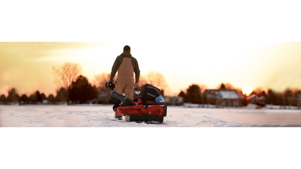 Garmin Striker Plus 5cv, Portable Fishing Kit, US w/GT8HW-IF, 010-01872-20