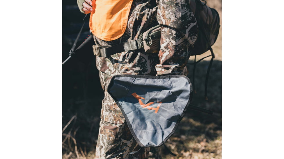 HALF RACK Karrylite Stool, 3-Legged, Grey/Orange, Medium, HR1450