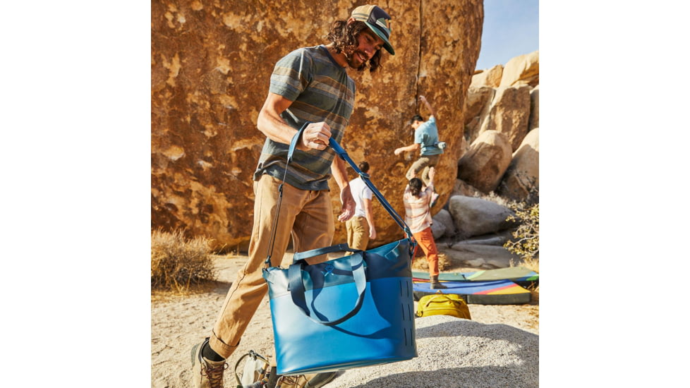 Hydro Flask 18 L Day Escape Soft Cooler Tote, Harbor, SCTSB427