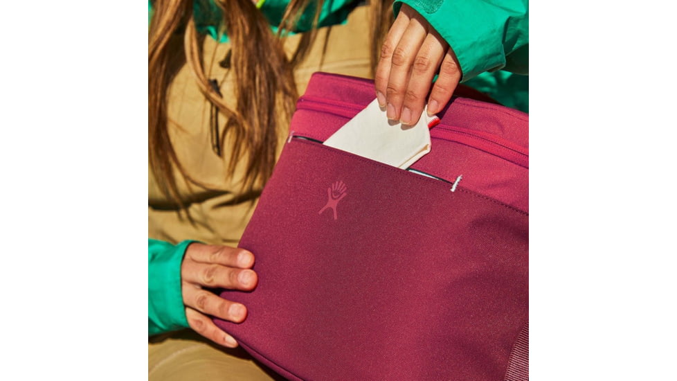 Hydro Flask 8 L Insulated Lunch Bag, Cranberry, SL8636