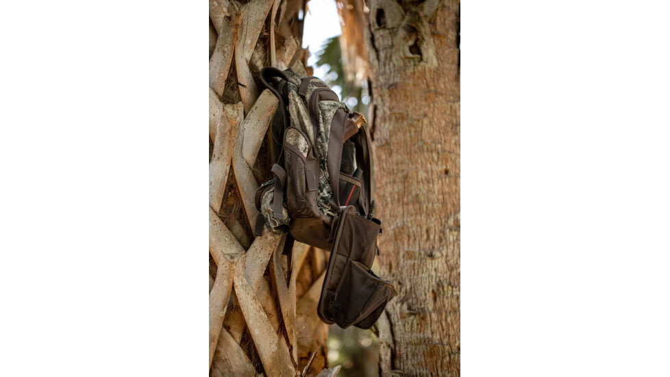 Insights Hunting The Element Lightweight Day Pack, Realtree Excape, 9304