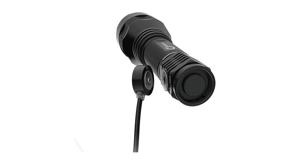 IProtect 6689 O2 Beam Long Range 40/400 Lumens Aircraft Grade Aluminum Black CR1